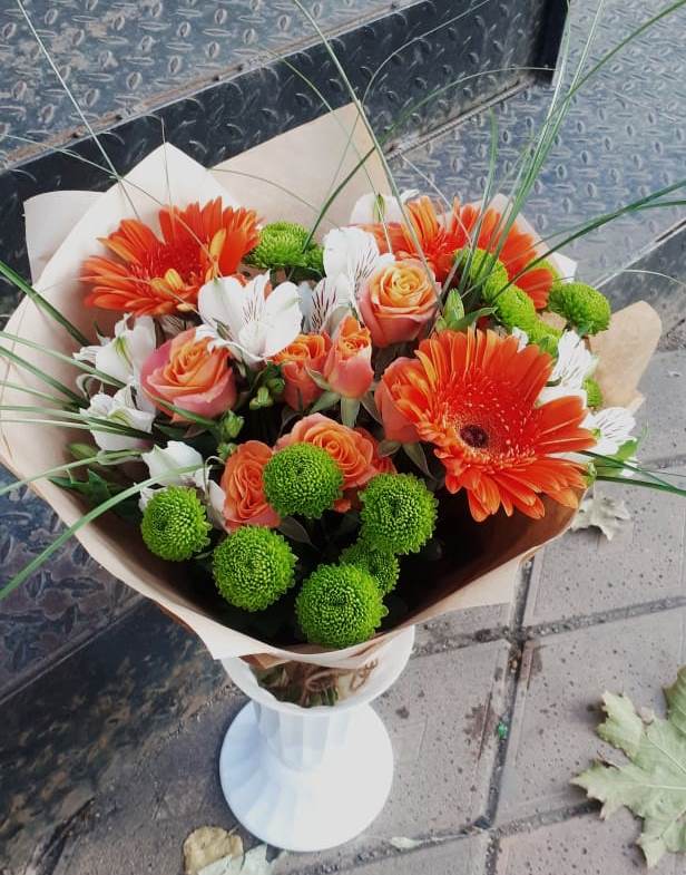 Букет цветов из: Герберы, Хризантемы, Альстромерии и Розы в Комсомольском Республика Крым
