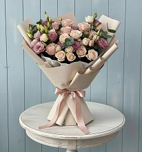 Букет цветов из:  Розы и Лизиантусы в Комсомольском Республика Крым