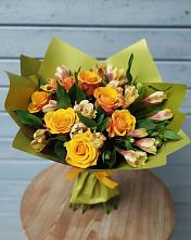 Букет цветов из:  Альстромерии и Розы в Комсомольском Республика Крым
