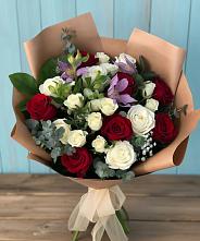 Букет цветов из:  Розы и Альстромерии в Комсомольском Республика Крым