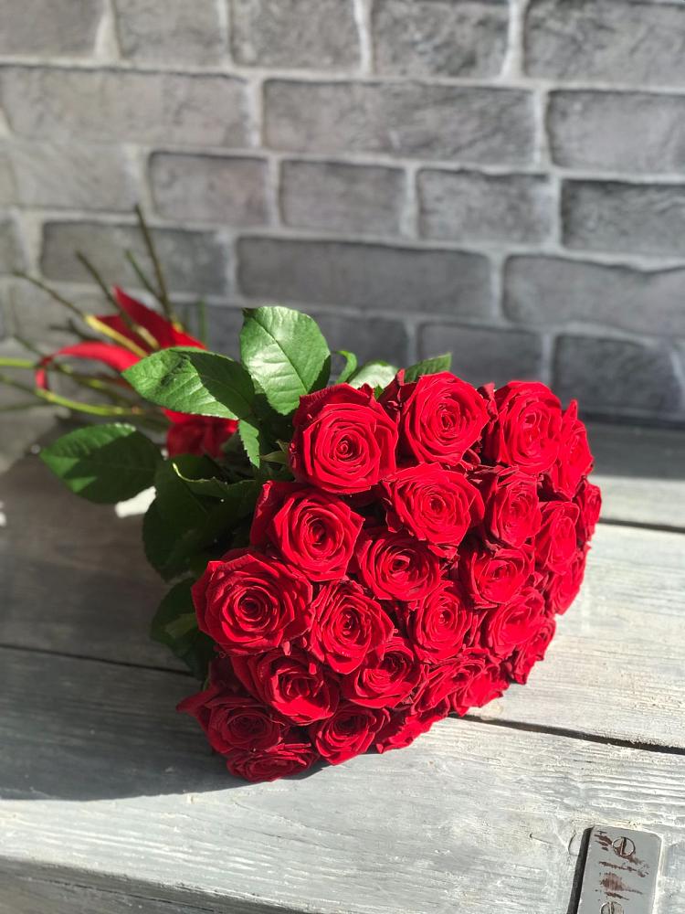Букет Красные розы Фридом в Комсомольском Республика Крым