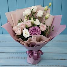 Букет цветов из:  Розы и Лизиантусы в Комсомольском Республика Крым