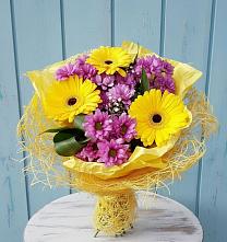 Букет цветов из:  Хризантемы и Герберы в Комсомольском Республика Крым