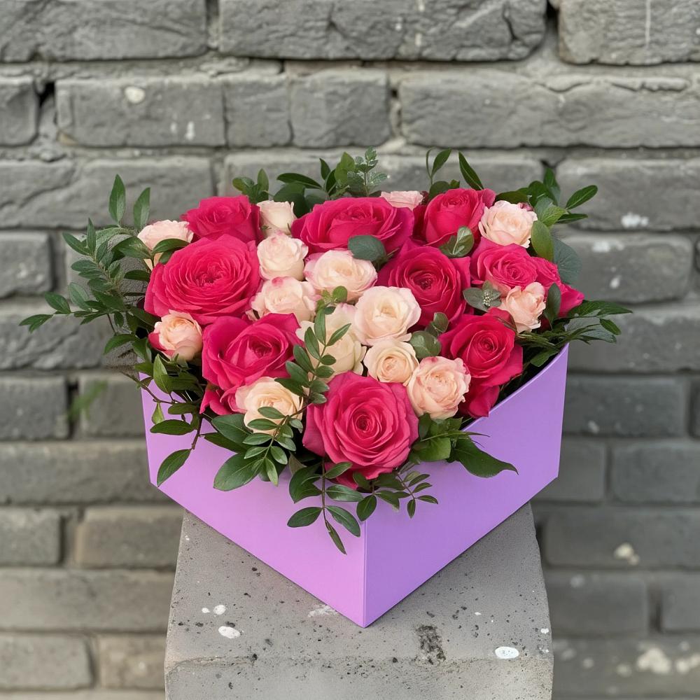 Цветочная композиция из Розы в коробке в Комсомольском Республика Крым