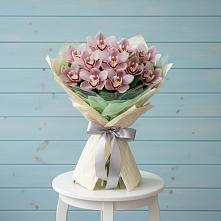 Букет цветов из:  Орхидеи и Розы в Комсомольском Республика Крым
