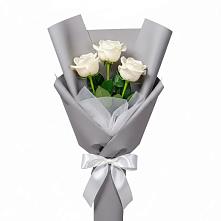 Букет 3 белые розы в Комсомольском Республика Крым