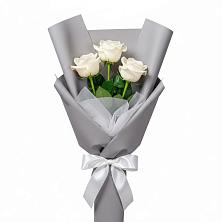 Букет 3 белые розы в Комсомольском Республика Крым
