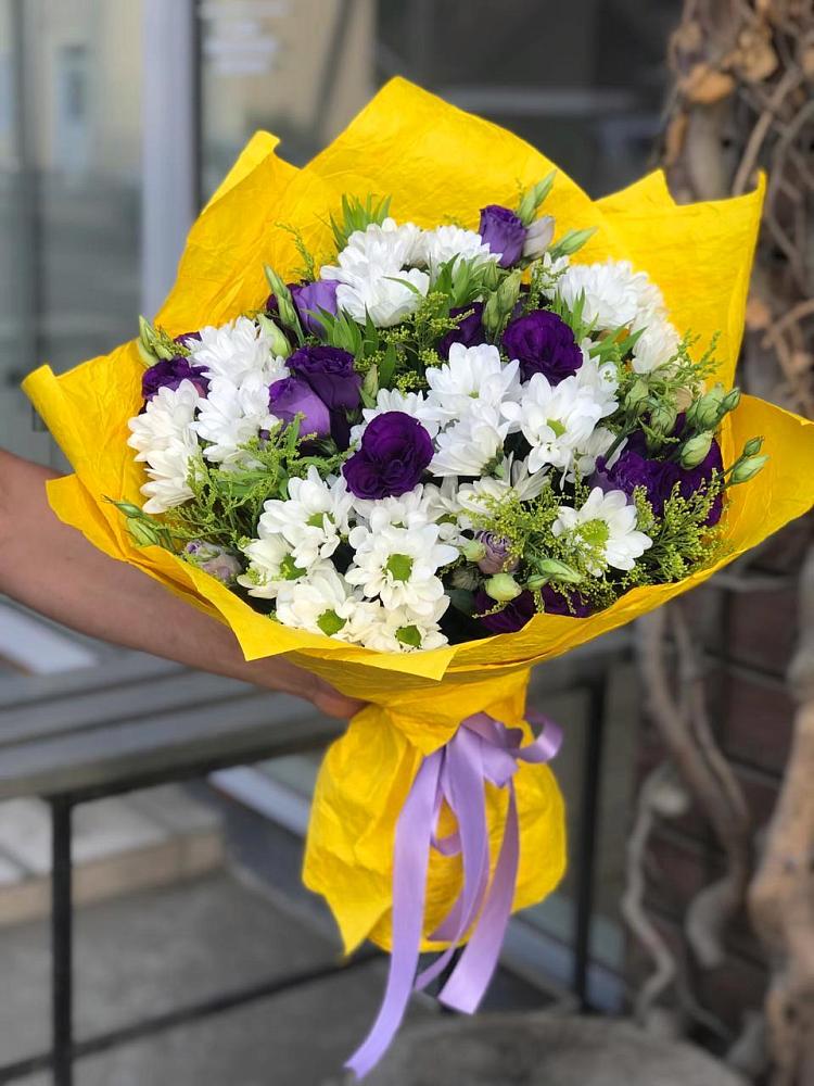 Букет цветов из: Ирисы, Хризантемы и Ромашки в Комсомольском Республика Крым