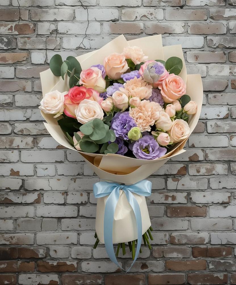 Букет цветов из: Розы, Лизиантусы и Гвоздики в Комсомольском Республика Крым