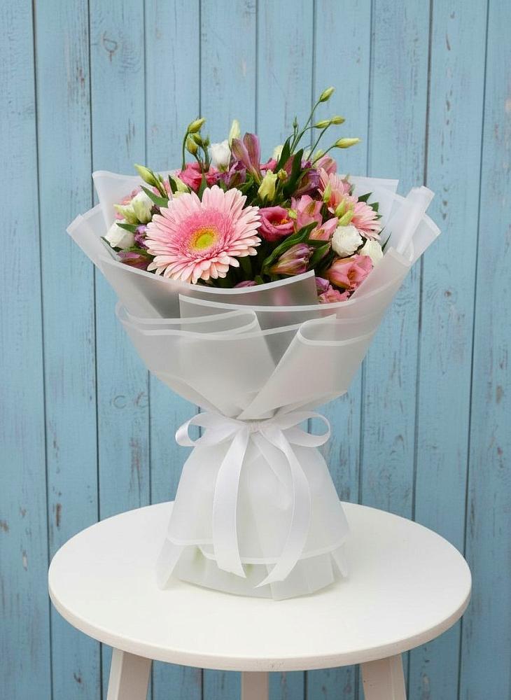 Букет цветов из: Герберы, Альстромерии и Лизиантусы в Комсомольском Республика Крым