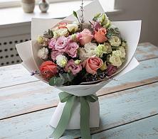 Букет цветов из:  Розы, Лизиантусы и Гвоздики #REPLACE_PRED# Комсомольском Республика Крым