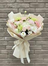 Букет цветов из:  Гвоздики, Розы, Лизиантусы и Хризантемы в Комсомольском Республика Крым