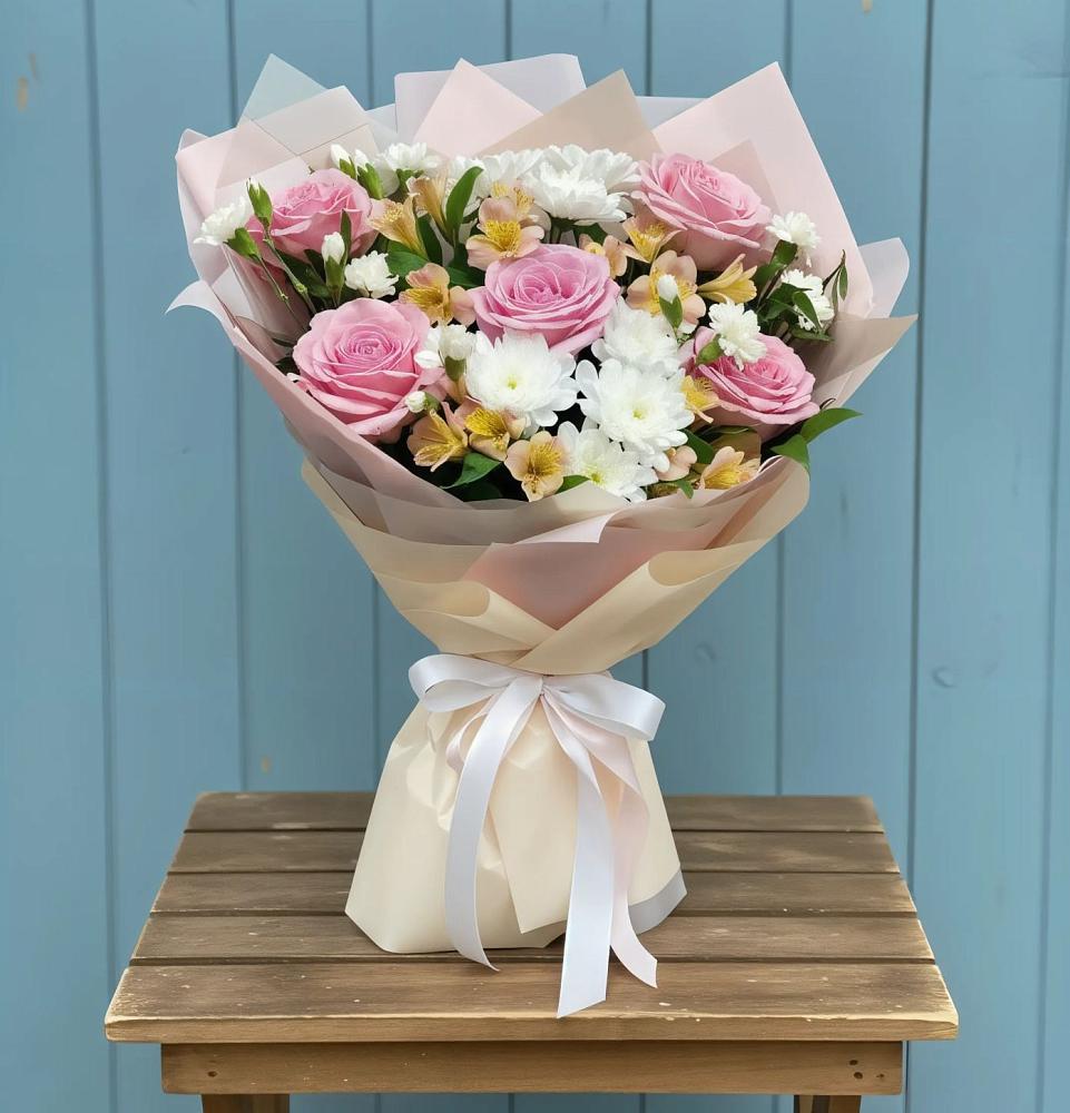 Букет цветов из: Гвоздики, Орхидеи и Розы в Комсомольском Республика Крым