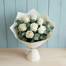 Букет Белые розы в Эвкалипте в Комсомольском Республика Крым