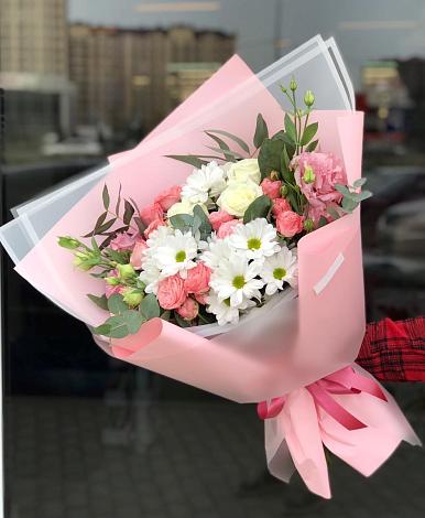 Букет цветов из: Розы, Лизиантусы и Хризантемы в Комсомольском Республика Крым