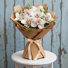 Букет цветов из:  Орхидеи и Розы в Комсомольском Республика Крым