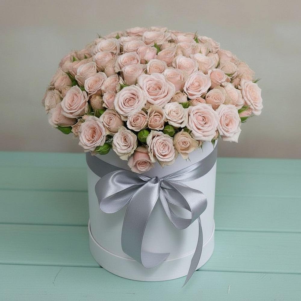 Цветочная композиция из Розы в шляпной коробке в Комсомольском Республика Крым